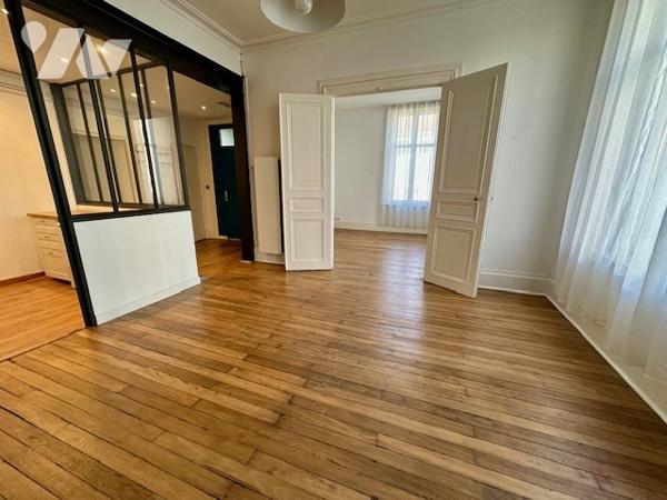 Très beau 3 pièces de caractère à NANCY!