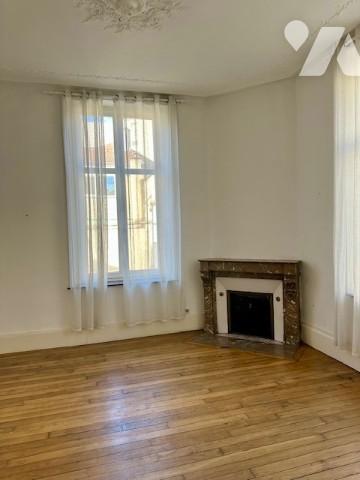 Très beau 3 pièces de caractère à NANCY!