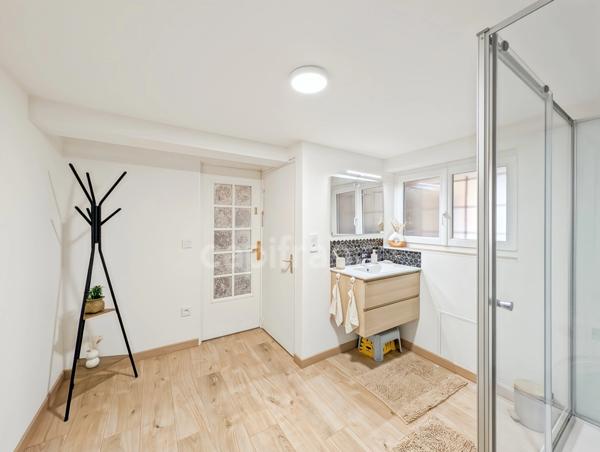 Maison à vendre 9 pièces (71) 3 minutes de Givry 184 m² 2 garages 2 dépendances piscine terrain de 1800 m²