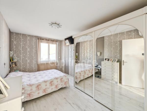 Maison à vendre 9 pièces (71) 3 minutes de Givry 184 m² 2 garages 2 dépendances piscine terrain de 1800 m²