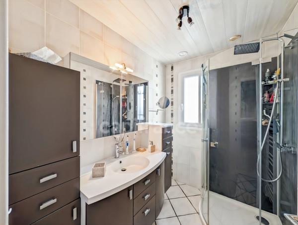 Maison à vendre 9 pièces (71) 3 minutes de Givry 184 m² 2 garages 2 dépendances piscine terrain de 1800 m²