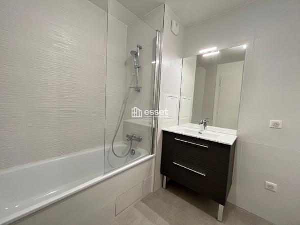 Location Appartement 3 pièces 76.88 m² - Courbevoie 92400