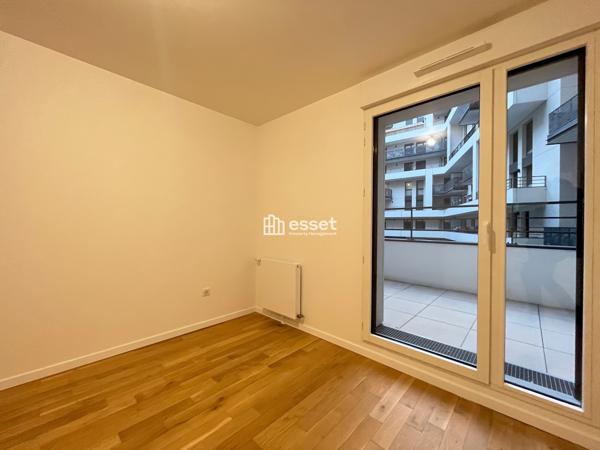 Location Appartement 3 pièces 76.88 m² - Courbevoie 92400