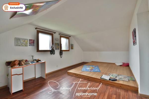 Maison familiale de 196 m² avec 4 chambres, double garage et grand terrain – Beuzeville (27210)