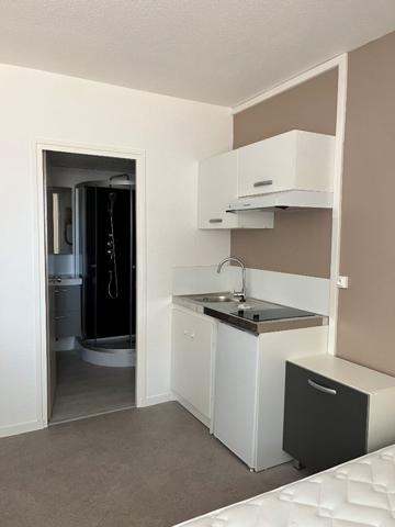 STUDIO MEUBLE Zone Ciale Les Portes du futur -Chasseneuil Du Poitou