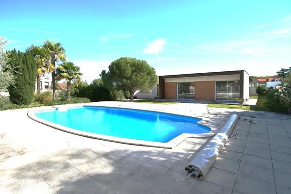 Maison à vendre |  Poitiers |  6 pièces | 242 m²