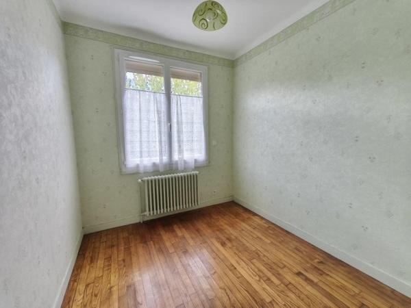 maison située dans le centre de Combourg