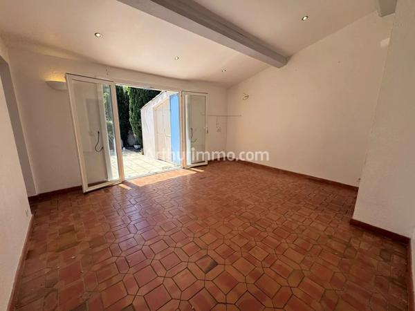 Vente                                                      Maison
                        
                     3 pièces                      47 m2                     à Grimaud