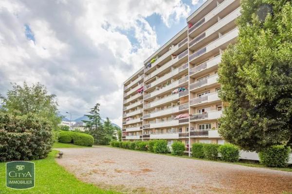 Appartement à louer 1 pièce 27.6m² Chambéry (73000)