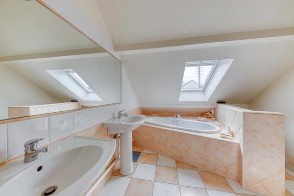 Igny (91430) MAISON 186m2 - 5 CHAMBRES - BEAU TERRAIN - QUARTIER DE LA FERME IGNY