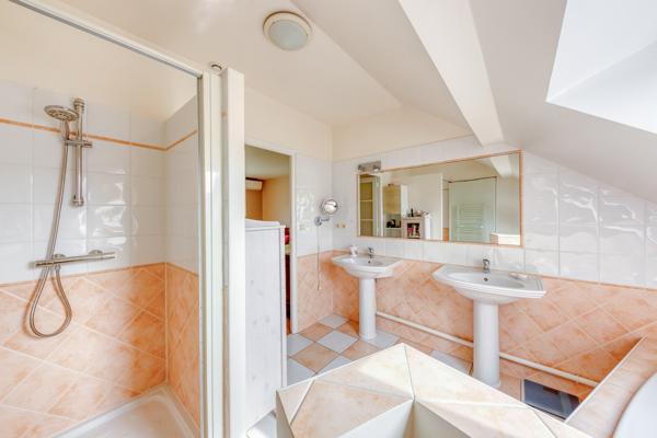 Igny (91430) MAISON 186m2 - 5 CHAMBRES - BEAU TERRAIN - QUARTIER DE LA FERME IGNY