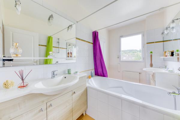 Igny (91430) MAISON 186m2 - 5 CHAMBRES - BEAU TERRAIN - QUARTIER DE LA FERME IGNY