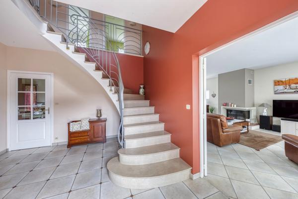 Igny (91430) MAISON 186m2 - 5 CHAMBRES - BEAU TERRAIN - QUARTIER DE LA FERME IGNY