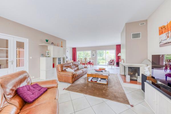 Igny (91430) MAISON 186m2 - 5 CHAMBRES - BEAU TERRAIN - QUARTIER DE LA FERME IGNY