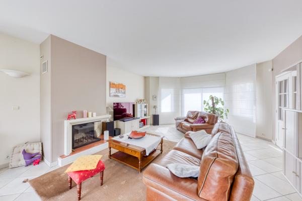 Igny (91430) MAISON 186m2 - 5 CHAMBRES - BEAU TERRAIN - QUARTIER DE LA FERME IGNY