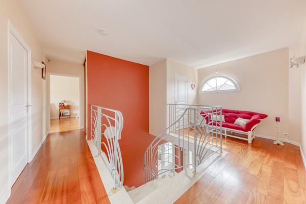 Igny (91430) MAISON 186m2 - 5 CHAMBRES - BEAU TERRAIN - QUARTIER DE LA FERME IGNY