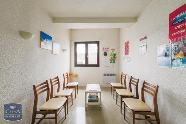 Local professionnel à vendre 124m²