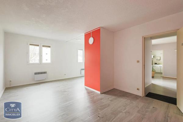 Local professionnel à vendre 124m²