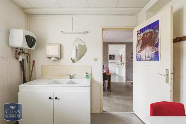 Local professionnel à vendre 124m²