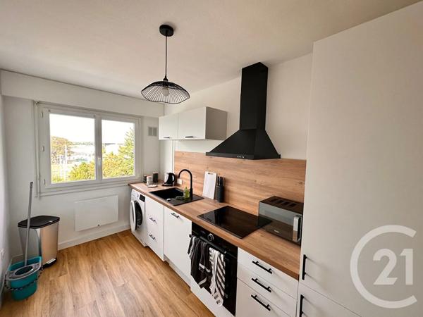 Appartement F4 à vendre  4 pièces - 88,77 m 2   LA ROCHE SUR YON  - 85