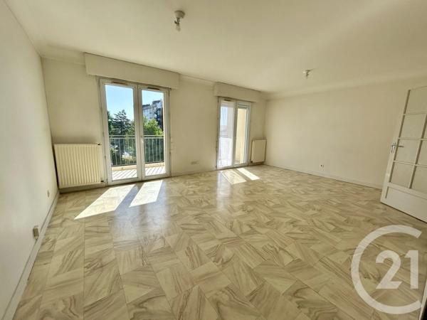 Appartement F4 à vendre  4 pièces - 88,77 m 2   LA ROCHE SUR YON  - 85