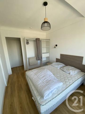 Appartement F4 à vendre  4 pièces - 88,77 m 2   LA ROCHE SUR YON  - 85