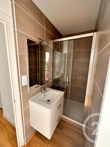 Appartement F4 à vendre  4 pièces - 88,77 m 2   LA ROCHE SUR YON  - 85