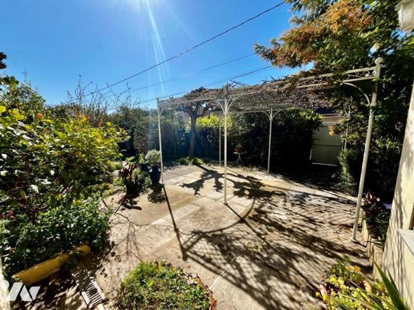 Villa composée de deux appartements BAGNOLS SUR CEZE