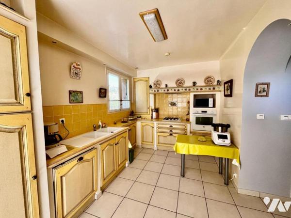 Villa composée de deux appartements BAGNOLS SUR CEZE