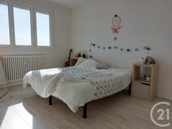Appartement T3 à vendre  3 pièces - 76,47 m2 FOUGERES - 35
