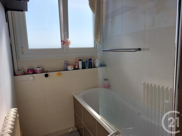 Appartement T3 à vendre  3 pièces - 76,47 m2 FOUGERES - 35