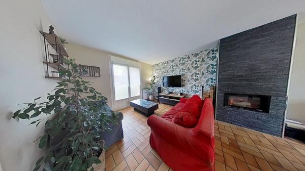 Maison 4 chambres, un bureau et un garage