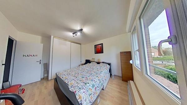 Maison 4 chambres, un bureau et un garage