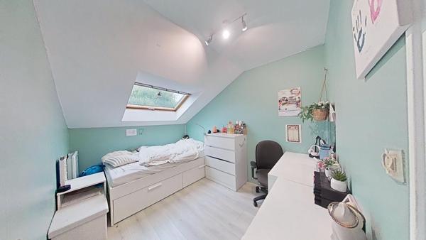 Maison 4 chambres, un bureau et un garage