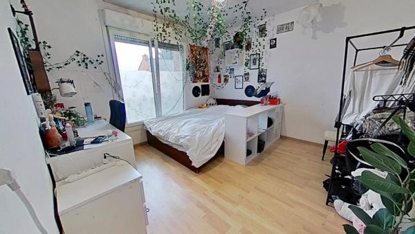 Maison 4 chambres, un bureau et un garage