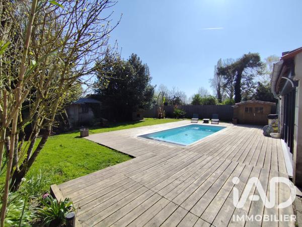Maison à vendre 10 pièces 220 m² Aigrefeuille-d'Aunis