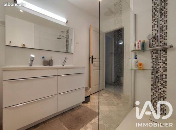 Maison à vendre 10 pièces 220 m² Aigrefeuille-d'Aunis