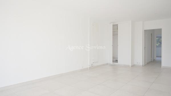 Location annuelle appartement 3 pièces vide Mandelieu-la-Napoule L'orée de L'Islette loué vide dans une réside