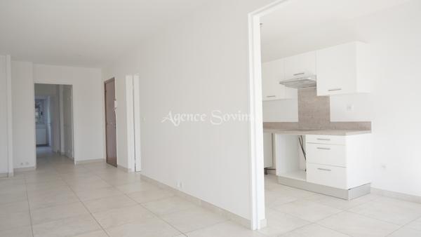 Location annuelle appartement 3 pièces vide Mandelieu-la-Napoule L'orée de L'Islette loué vide dans une réside