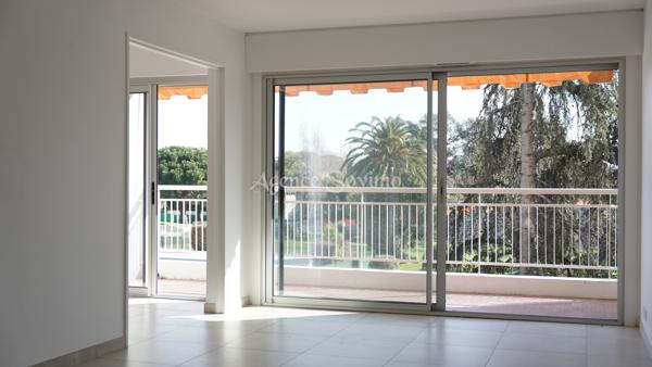 Location annuelle appartement 3 pièces vide Mandelieu-la-Napoule L'orée de L'Islette loué vide dans une réside