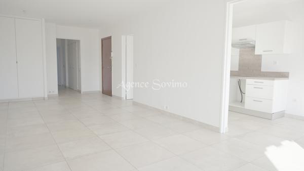 Location annuelle appartement 3 pièces vide Mandelieu-la-Napoule L'orée de L'Islette loué vide dans une réside