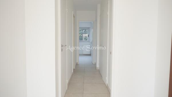 Location annuelle appartement 3 pièces vide Mandelieu-la-Napoule L'orée de L'Islette loué vide dans une réside
