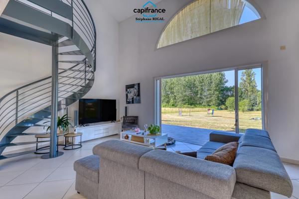 Maison à vendre 6 pièces maison de 180m2 habitables sur un terrain clos de 7315m2