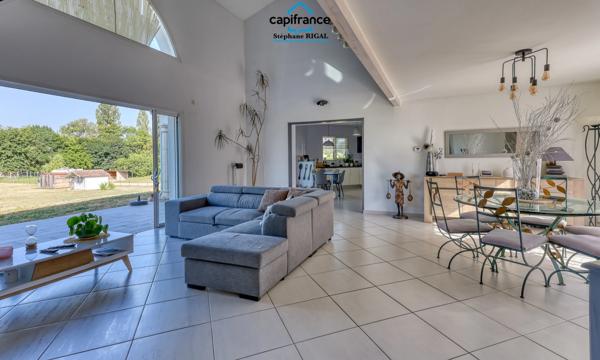 Maison à vendre 6 pièces maison de 180m2 habitables sur un terrain clos de 7315m2