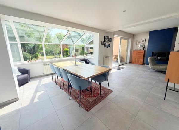 Maison à Tourcoing, 59200 - 6 pièces 180m²
