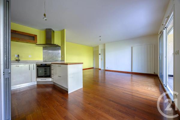 Appartement T3 à vendre  3 pièces - 71,12 m 2   CHAMBERY  - 73