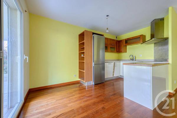 Appartement T3 à vendre  3 pièces - 71,12 m 2   CHAMBERY  - 73