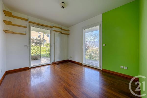 Appartement T3 à vendre  3 pièces - 71,12 m 2   CHAMBERY  - 73