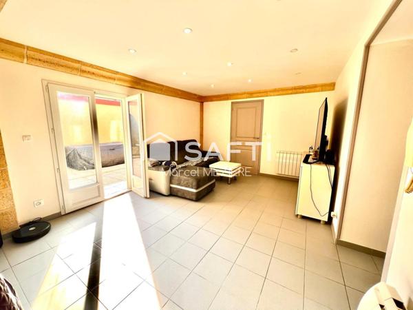Maison de ville (2 beaux appartements;1 loué); terrasse.