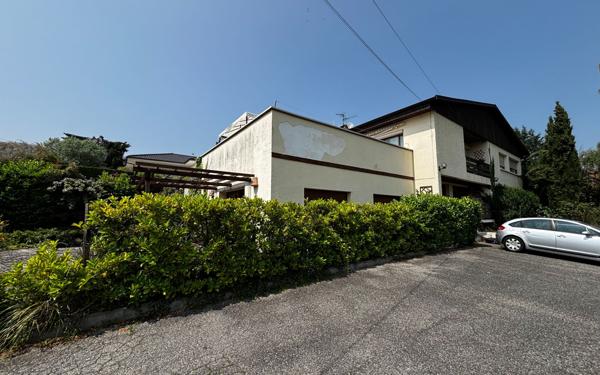 Appartement à vendre    6 pièces • 245,38 m2 Divonne-les-Bains